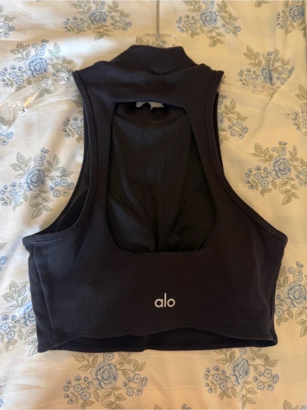 ALO Yoga Black Ribbed Cutout Crop Tank